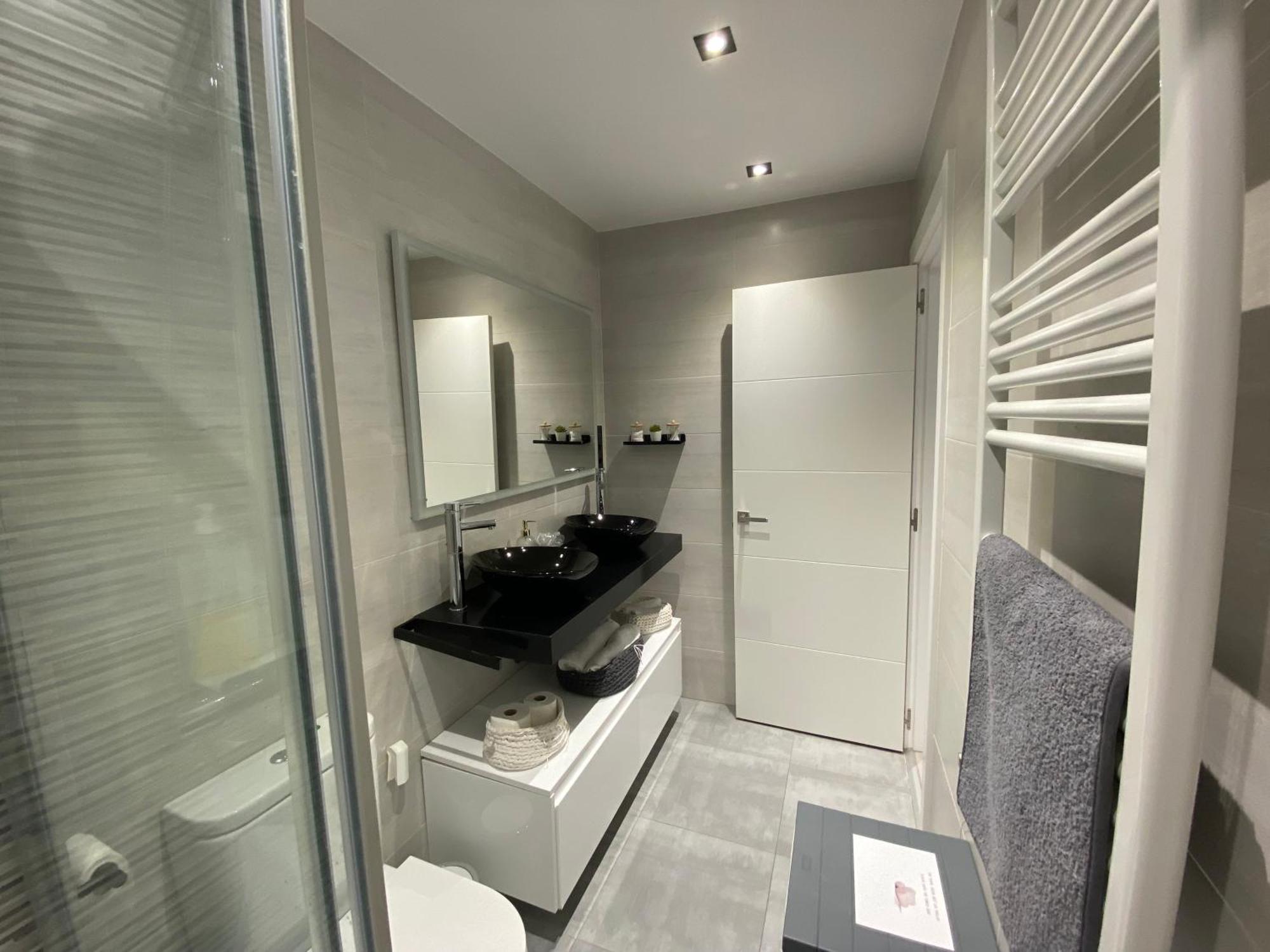Ferienwohnung Piso Deluxe Centro Cerca Del Bec Barakaldo Exterior foto